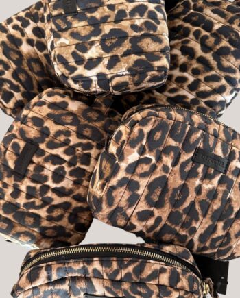 Luksuriøs Leo Print Toilettaske med Forgyldt Lynlås